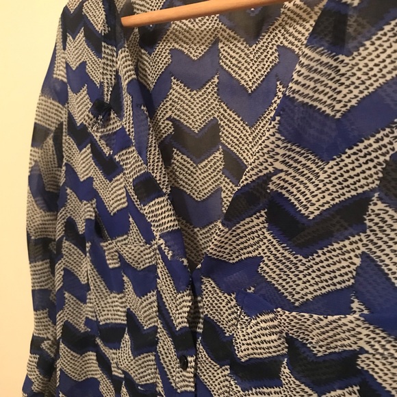 Geometric Sheer Blouse - Picture 5 of 5